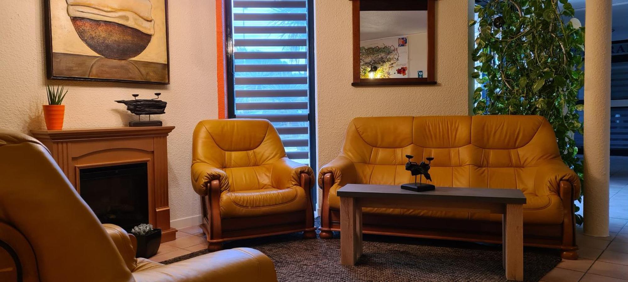 Hotel L'Etoile Aeroport - A61 Каркасон Екстериор снимка