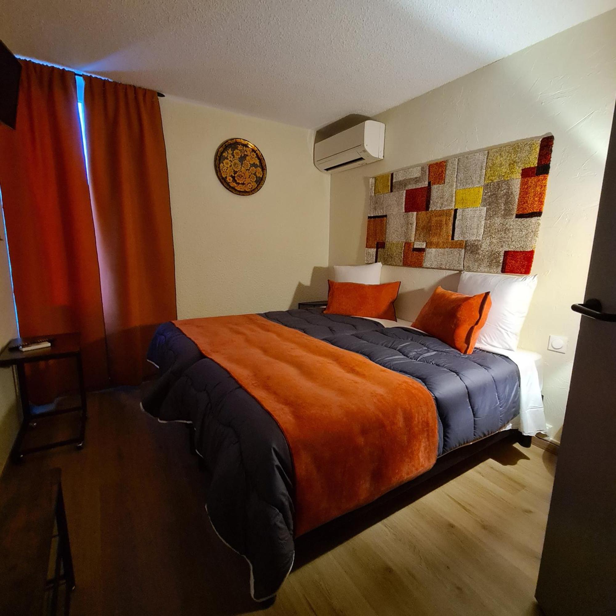 Hotel L'Etoile Aeroport - A61 Каркасон Екстериор снимка