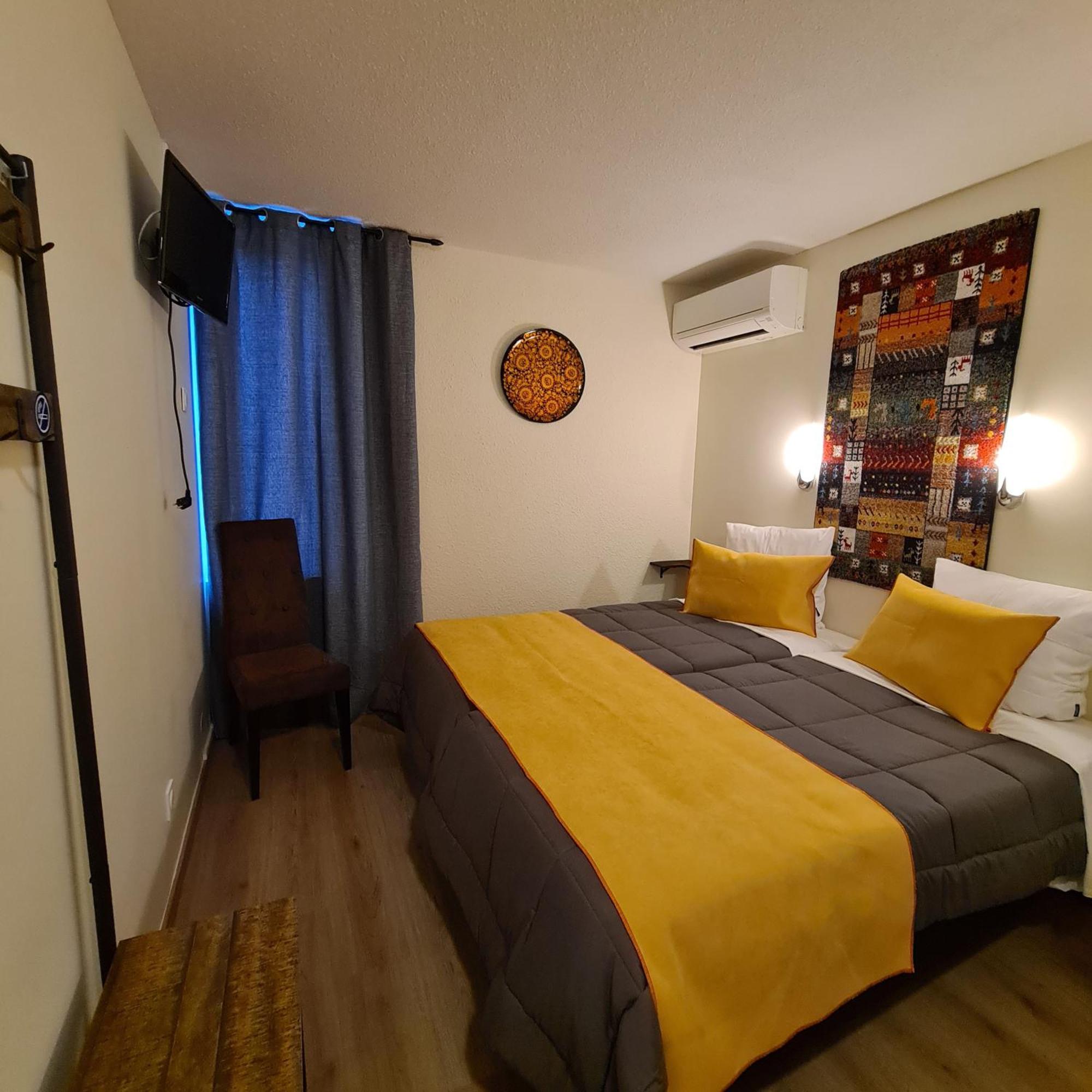 Hotel L'Etoile Aeroport - A61 Каркасон Екстериор снимка