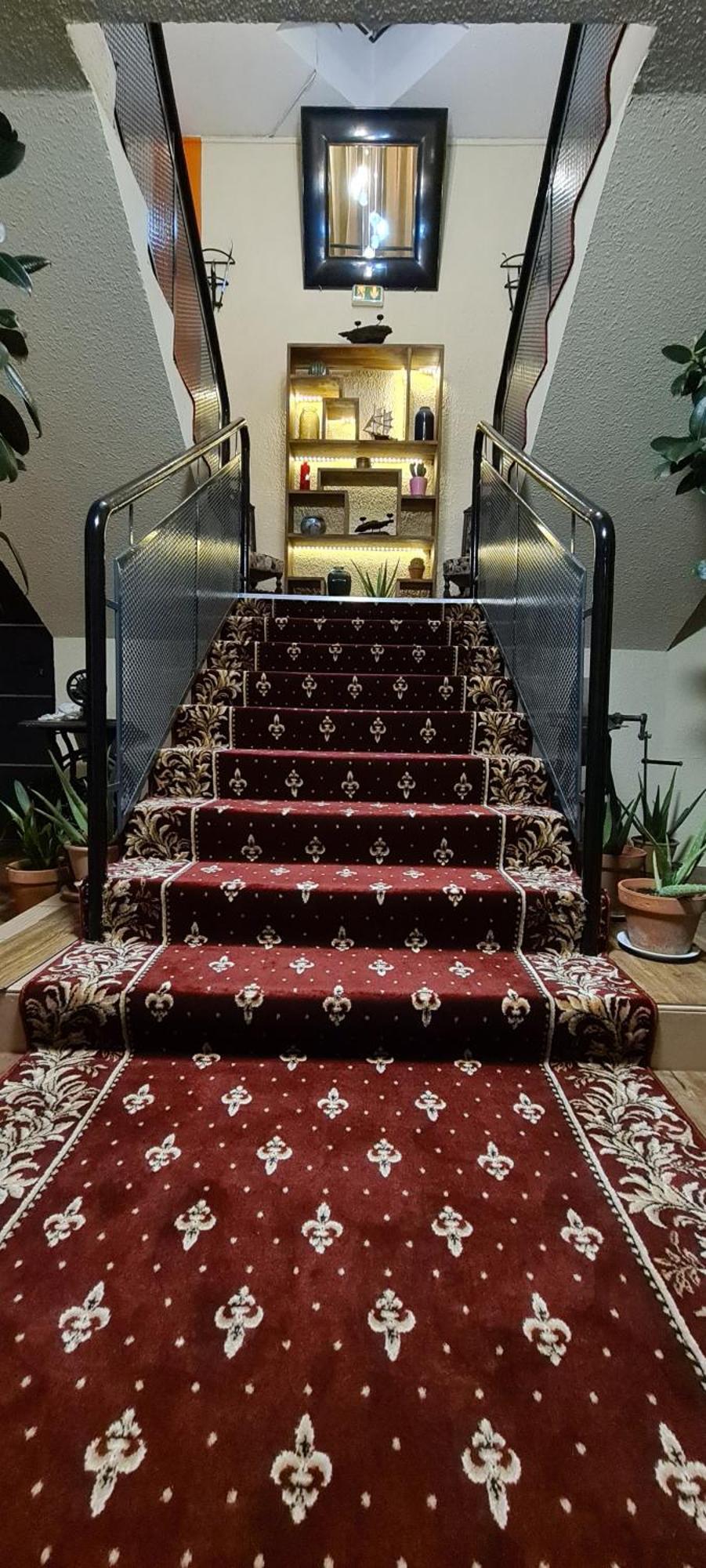Hotel L'Etoile Aeroport - A61 Каркасон Екстериор снимка