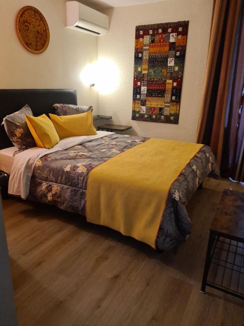 Hotel L'Etoile Aeroport - A61 Каркасон Екстериор снимка