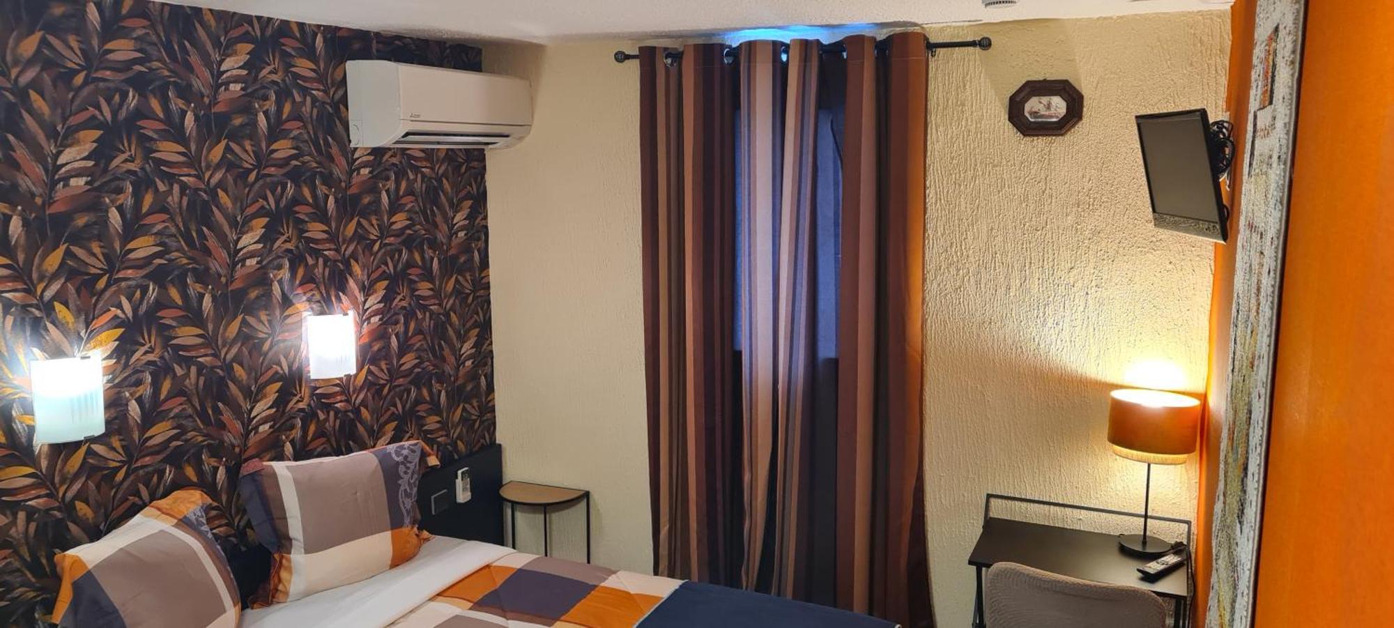Hotel L'Etoile Aeroport - A61 Каркасон Екстериор снимка