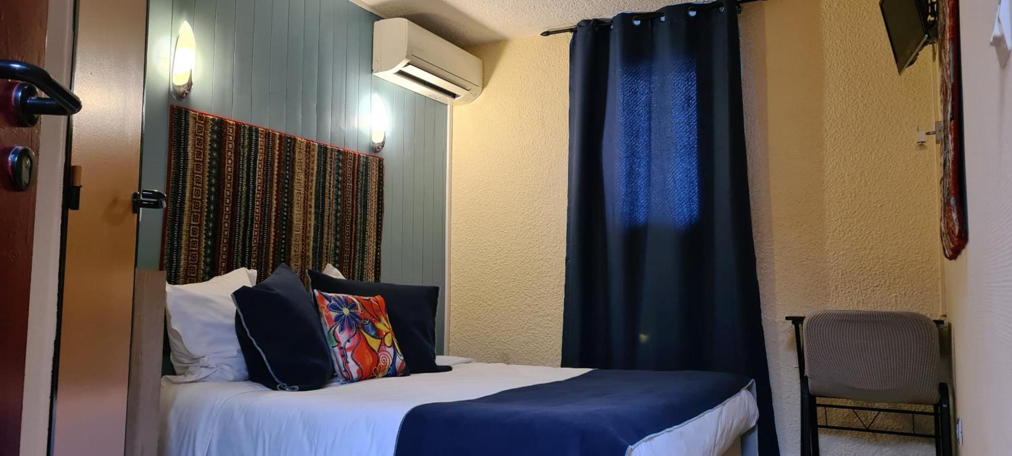 Hotel L'Etoile Aeroport - A61 Каркасон Екстериор снимка